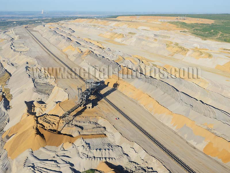 AERIAL VIEW photo of Hambach coal mine, North Rhine-Westphalia, Germany. LUFTAUFNAHME luftbild, kohlemine, Nordrhein-Westfalen, Deutschland.