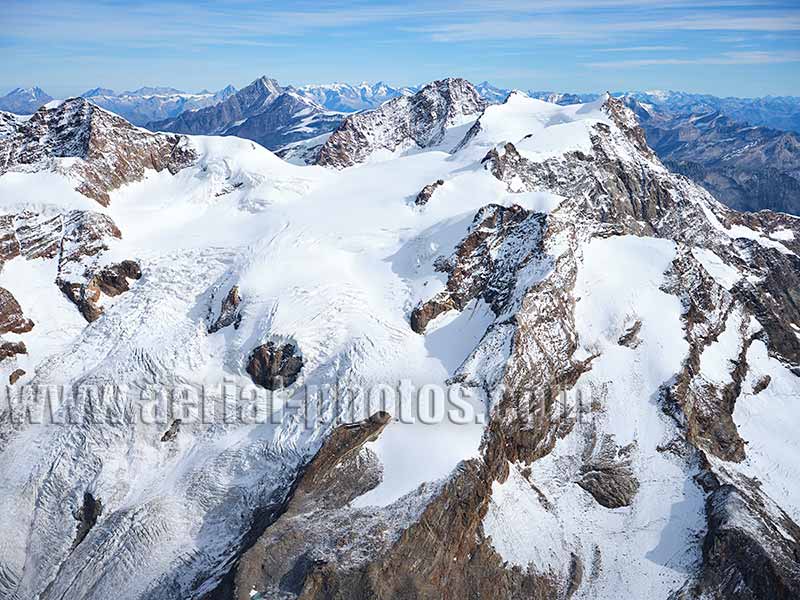 Aerial view of Dufourspitze, Aosta Valley, Italy. VEDUTA AEREA foto, Valle d'Aosta, Italia.