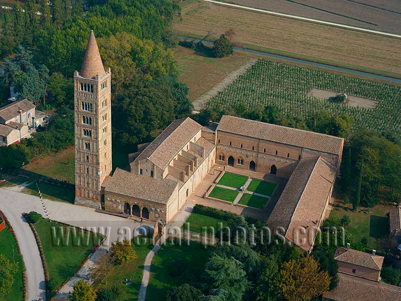 AERIAL VIEW photo of Pomposa Abbey, Emilia-Romagna, Italy. VEDUTA AEREA foto, Abbazia, Italia.
