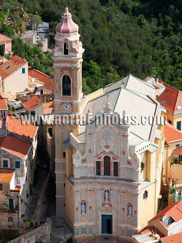 AERIAL VIEW photo of San Giovanni Battista Church, Cervo, Liguria, Italy. VEDUTA AEREA foto, Chiesa di San Giovanni Battista, Italia.