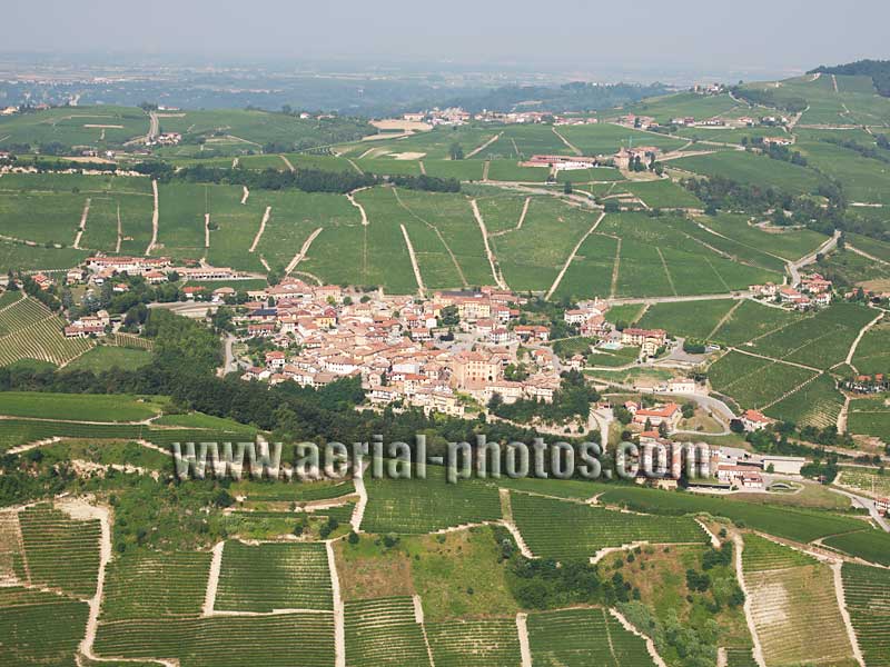Aerial view, landscape of vineyards, Barolo village, Piedmont, Italy. VEDUTA AEREA foto, Piemonte, Italia.