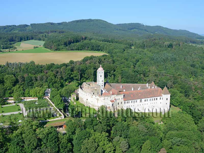 AERIAL VIEW photo of Schallaburg Castle, Lower Austria, Austria. LUFTAUFNAHME luftbild, Schloss Schallaburg, Niederösterreich, Österreich.