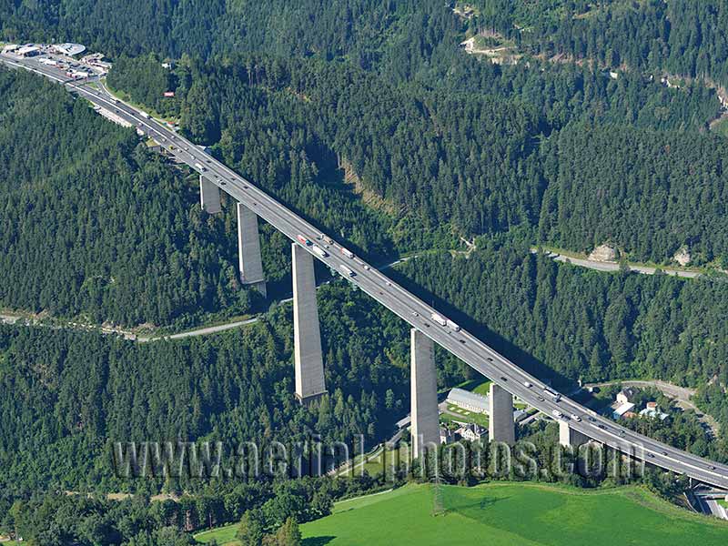 AERIAL VIEW photo of Europa Bridge, Tyrol, Austria. LUFTAUFNAHME luftbild, Tirol, Österreich.