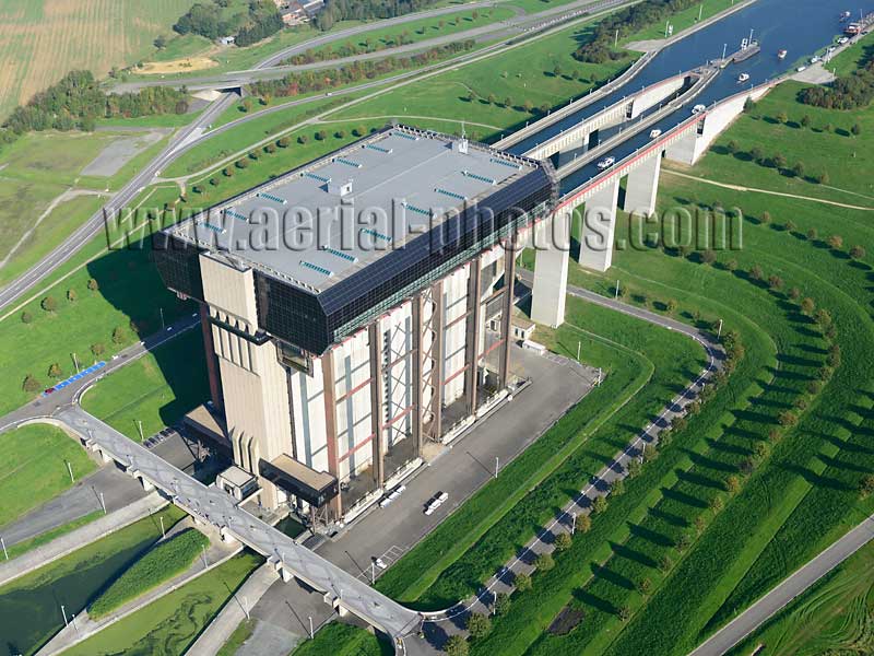AERIAL VIEW photo of a boat lift, Strépy-Thieu, Province of Hainaut, Wallonia, Belgium. VUE AERIENNE ascenseur à bateaux, Wallonie, Belgique.