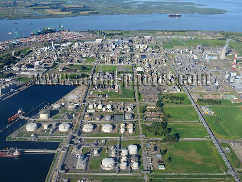 AERIAL VIEW photo of a harbor, Antwerp, Flanders, Belgium. LUCHTFOTO haven, Antwerpen, Vlaanderen, België.