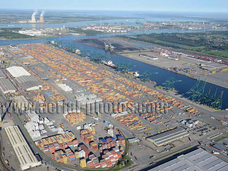 AERIAL VIEW photo of a harbor, Antwerp, Flanders, Belgium. LUCHTFOTO haven, Antwerpen, Vlaanderen, België.