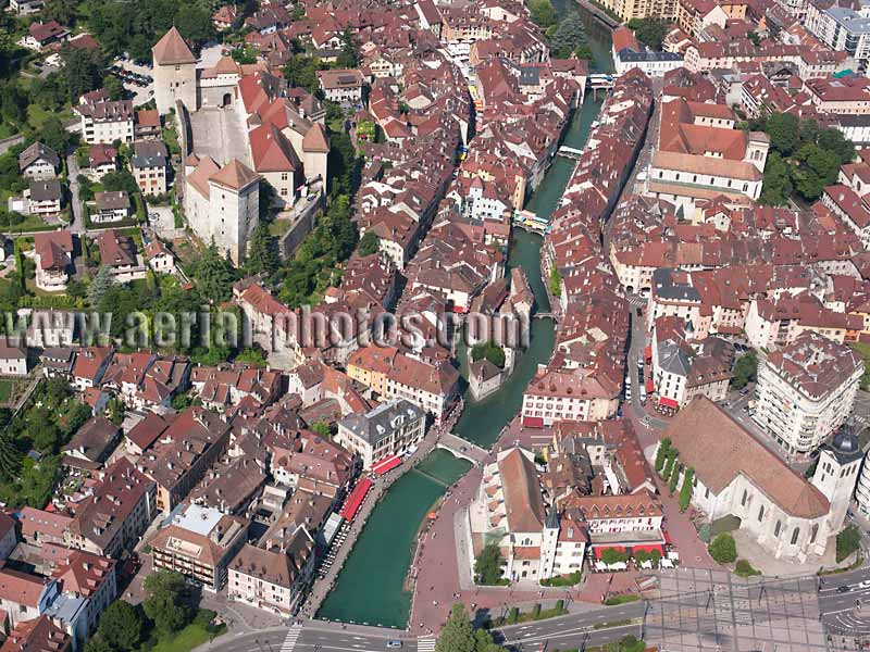 Aerial view. Photo of the Old Town of Annecy, Haute-Savoie, Auvergne-Rhône-Alpes, France. Vue aérienne, Vieille Ville Annecy.