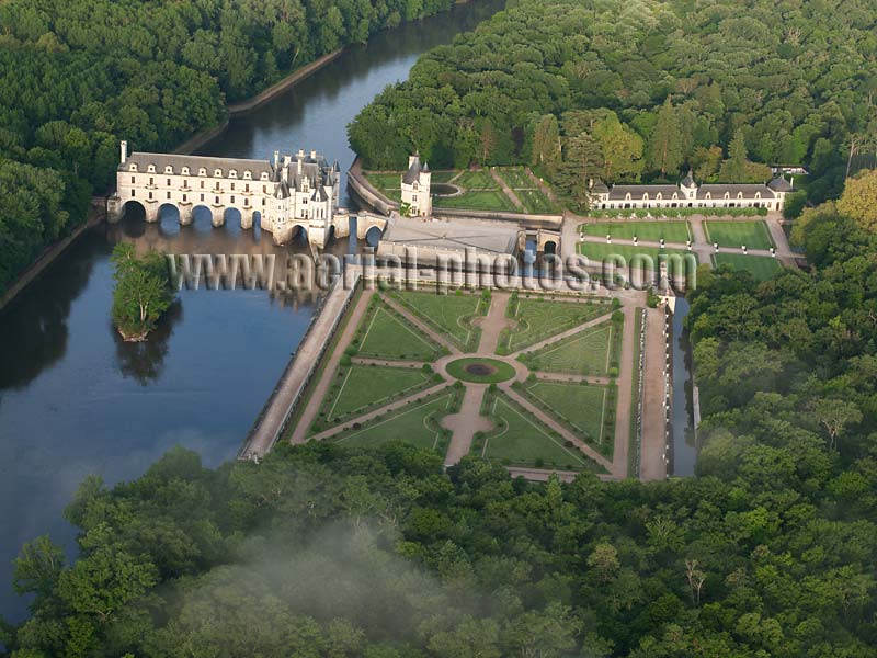 Aerial photo of Chenonceau Castle, Chenonceaux, Loire Valley, Centre, France. Vue aérienne, Château de Chenonceau, Val de Loire.