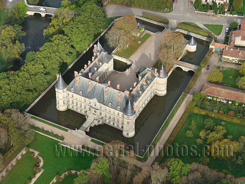 Aerial photo of Haroué Castle, Meurthe-et-Moselle, Grand Est, France. Vue aérienne.