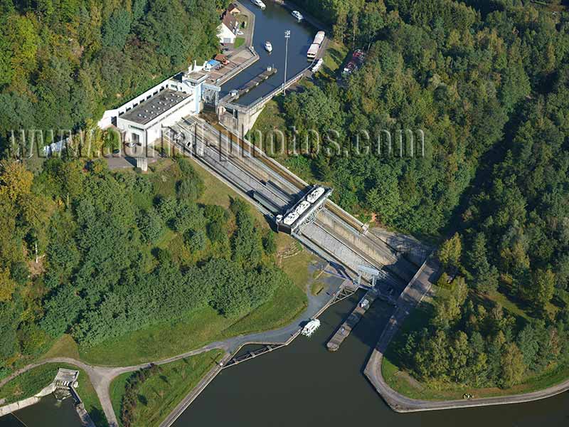 Aerial photo of a boat lift in Saint-Louis Arzviller, Moselle, Grand Est, France. Vue aérienne. Plan incliné.