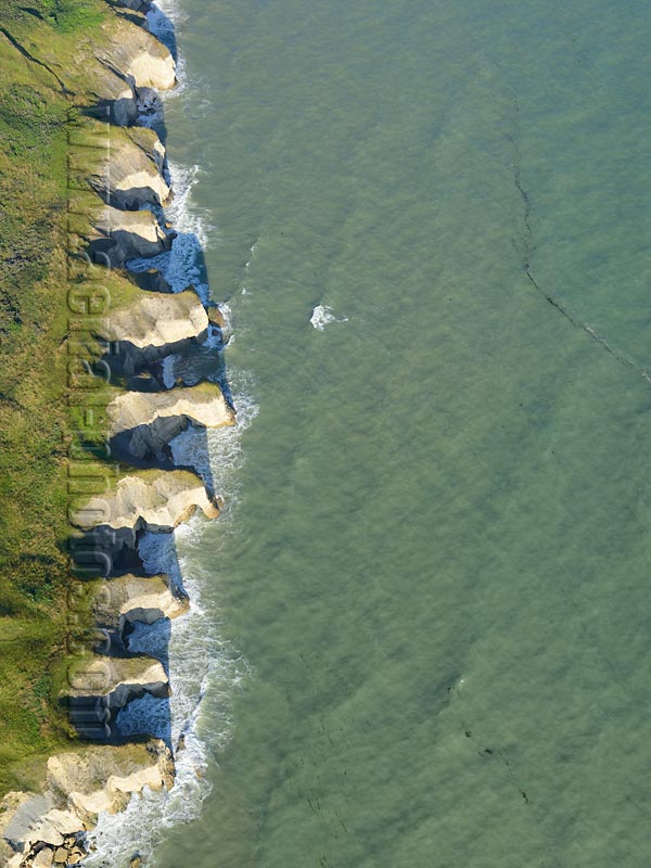 AERIAL VIEW photo of a rugged coastline, English Channel, Normandy, France. VUE AERIENNE littoral, la Manche.