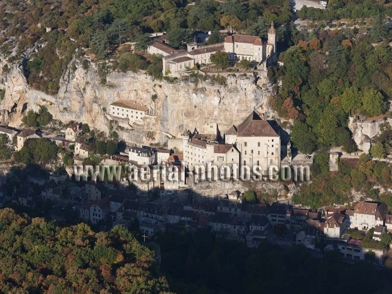 AERIAL VIEW photo of Rocamadour sanctuary and castle, Lot, Midi-Pyrénées, Occitanie, France. VUE AERIENNE sanctuaire et château de Rocamadour.