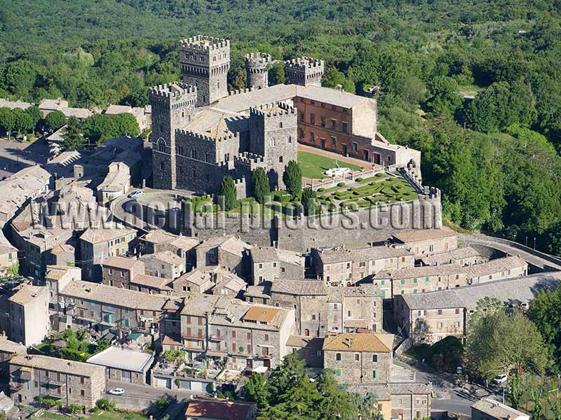 AERIAL VIEW photo of a Torre Alfina Castle, Lazio, Italy. VEDUTA AEREA foto, Italia.