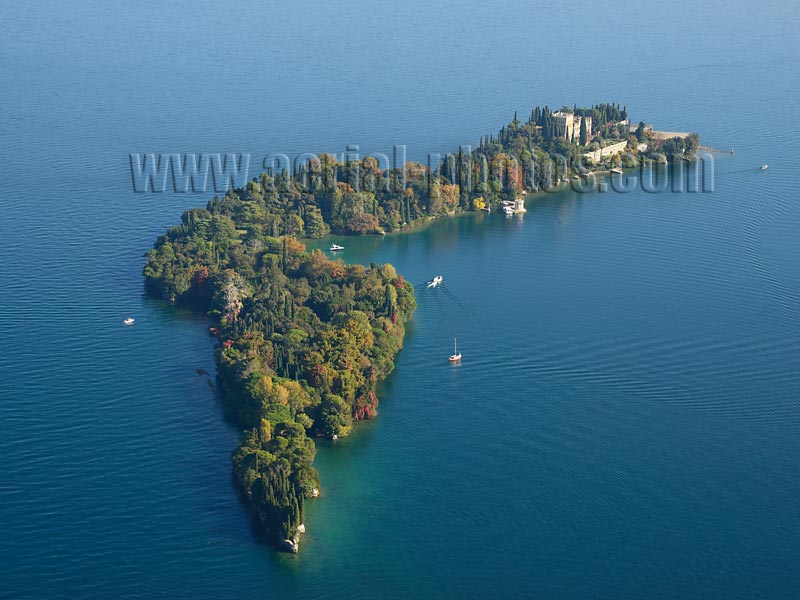 AERIAL VIEW photo of an island, Isola del Garda, Lake Garda, Lombardy, Italy. VEDUTA AEREA foto, Lago di Garda, Lombardia, Italia.