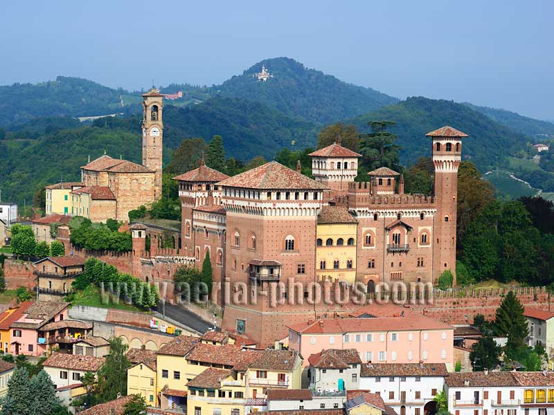 Aerial view, Cereseto Castle built by Riccardo Gualino, Piedmont, Italy. VEDUTA AEREA foto, Castello di Cereseto.