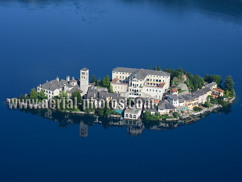 AERIAL VIEW photo of San Giulio Island, Lake Orta, Piedmont, Italy. VEDUTA AEREA foto, Isola San Giulio, Lago d'Orta, Piemonte, Italia.