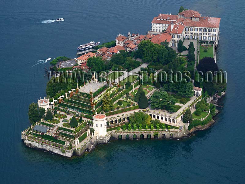 AERIAL VIEW photo of Isola Bella, Borromean Islands, Stresa, Lake Maggiore, Piedmont, Italy. VEDUTA AEREA foto, Isole Borromee, Lago Maggiore, Piemonte, Italia.