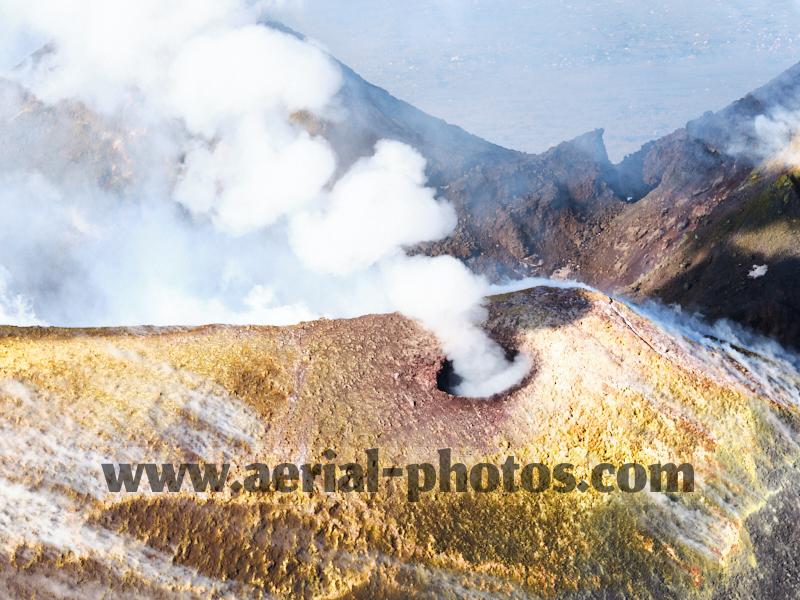 Aerial view, Mount Etna, Sicily, Italy. VEDUTA AEREA foto, Monte Etna, Italia.