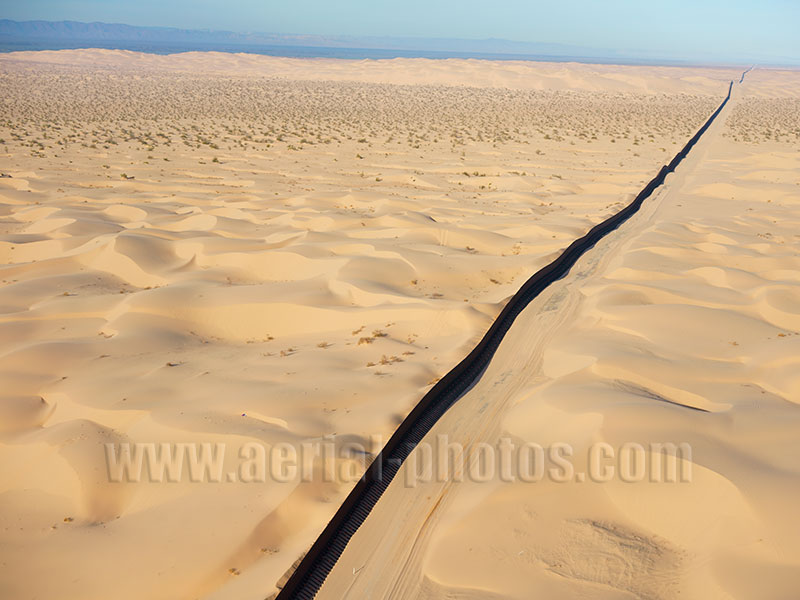 AERIAL VIEW photos of Algodones Dunes, Sonoran Desert, Baja California, Mexico. VISTA AEREA foto, Dunas de Los Algodones, Desierto de Sonora, México.
