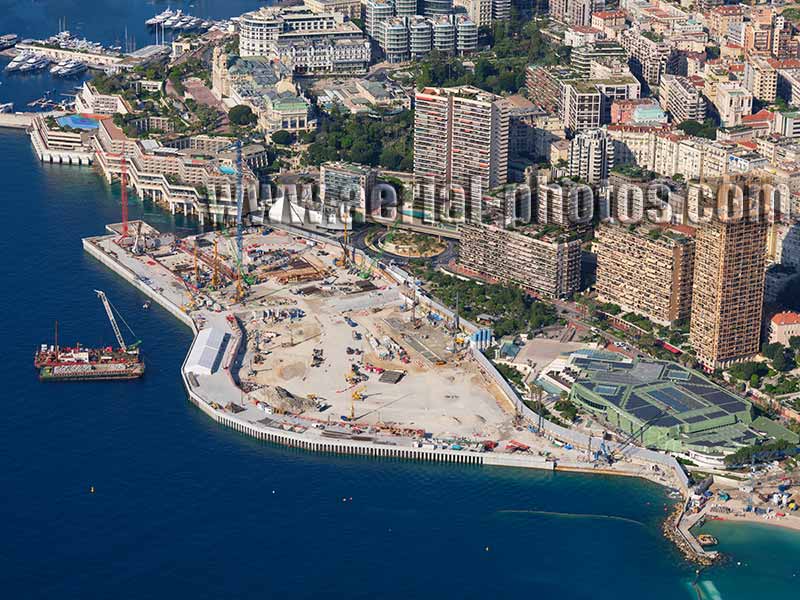 Aerial view, land extension of Portier Cove in progress, Monaco. Vue aérienne.